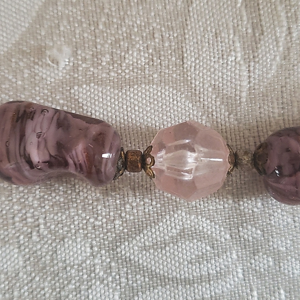Vintage lilac & pink bead necklace 17 inches long - Picture 7 of 7